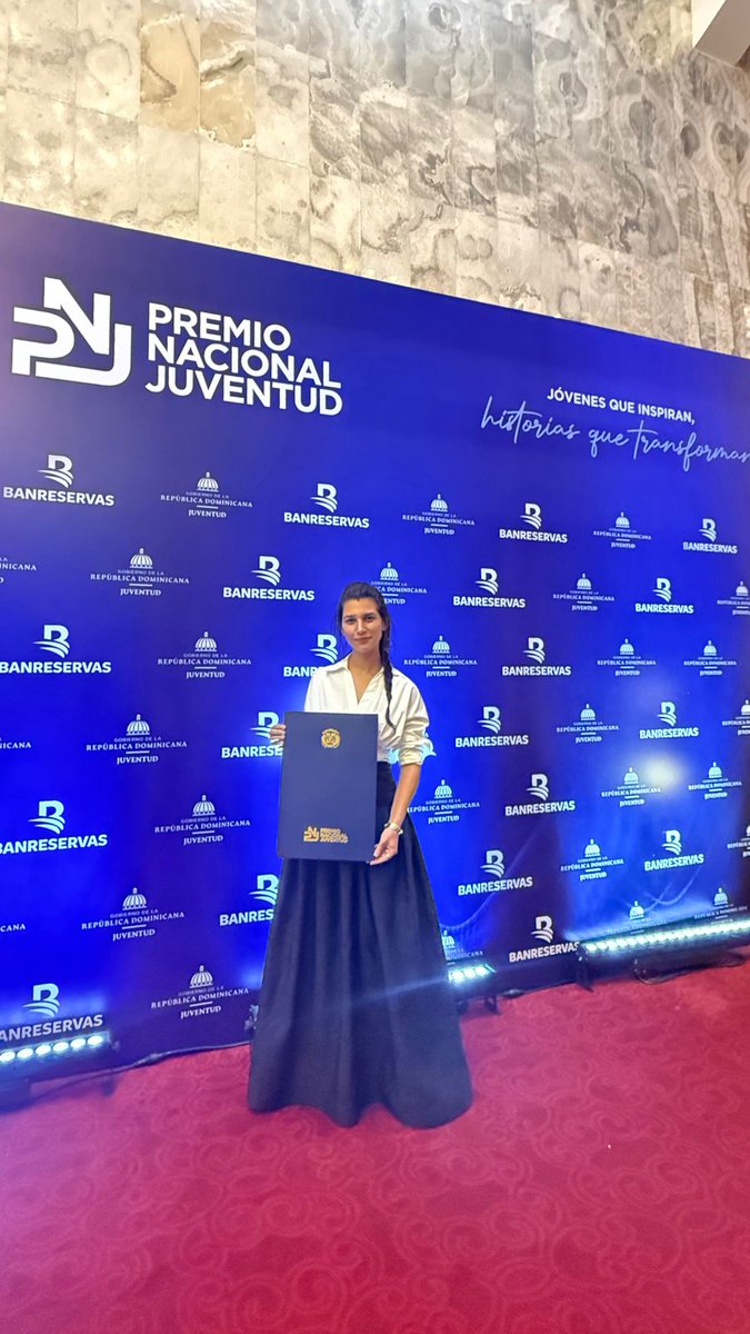 PtoPtaAlMinuto's tweet photo. Rosaida González recibe reconocimiento especial del Ministerio de la Juventud en los Premios Juventud 2026 https://t.co/bGiHrGsEEs vía https://t.co/qnwSMRqUd5 https://t.co/LPvEsgeld5