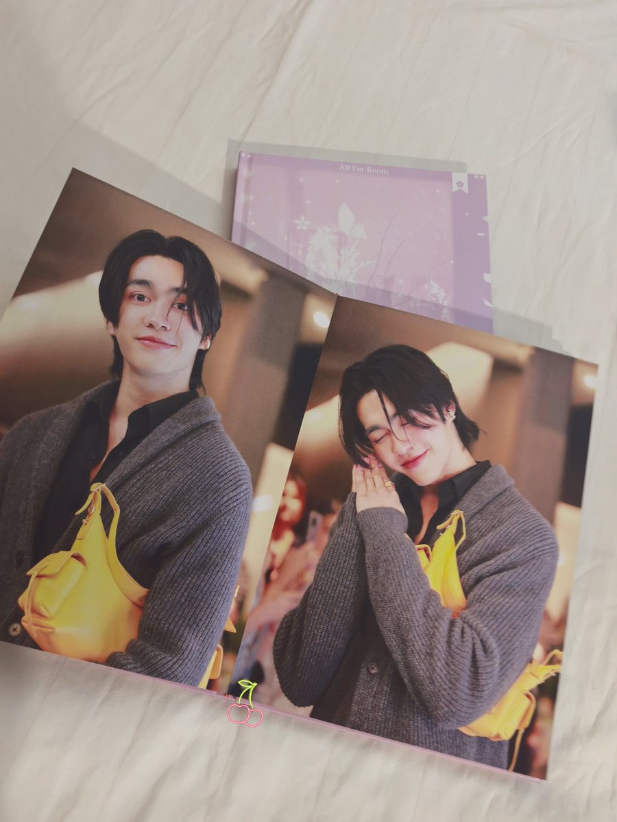 Yesung0808's tweet photo. First Photobook with boom💜
@besevboom
#besevboom #เยลลี่บูม https://t.co/uDJtvADcjE
