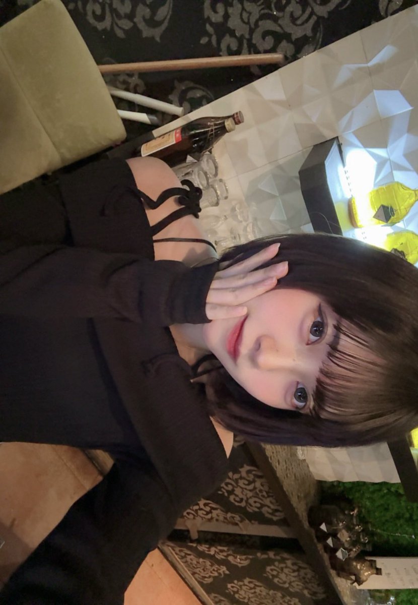 noa_ramoon's tweet photo. 1年ぶりヘルプ出勤ありがとうでした!!
1年越しなのに皆来てくれてとっても嬉しかったなぁ🐱
本当に私のヲタクさん達は優しい方が多いね🥲💞
見てないだろうけど豊田で初めて出会って数少ないシフトに合わせて来てくれた方達もありがとうです🥲
ソウメイロゼやベルエポックロゼなどの憧れも、、😩💞💞💞 https://t.co/VZEV4FHiW7