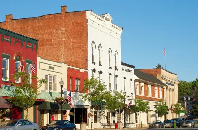 luusssso's tweet photo. One thing American infrastructure got absolutely right

The small town Main Street 

We should be doing everything possible to preserve and revive them https://t.co/VDcuufDxWB