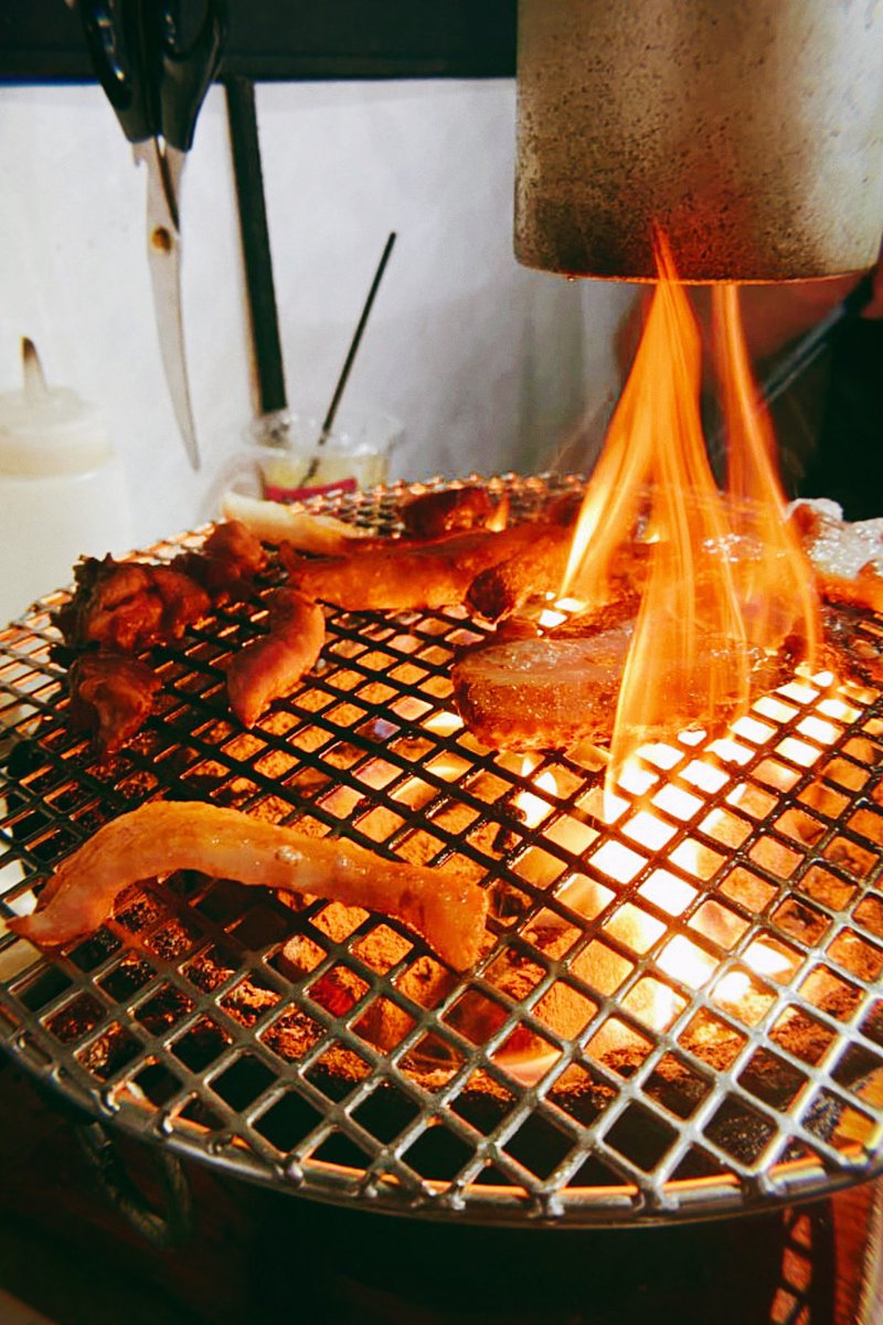 市场这下彻底进入寒冬

周末的炭火尚有余温
却暖不热那颗拔凉拔凉的心

只好用BBQ
记录生活的美好片段

晚安