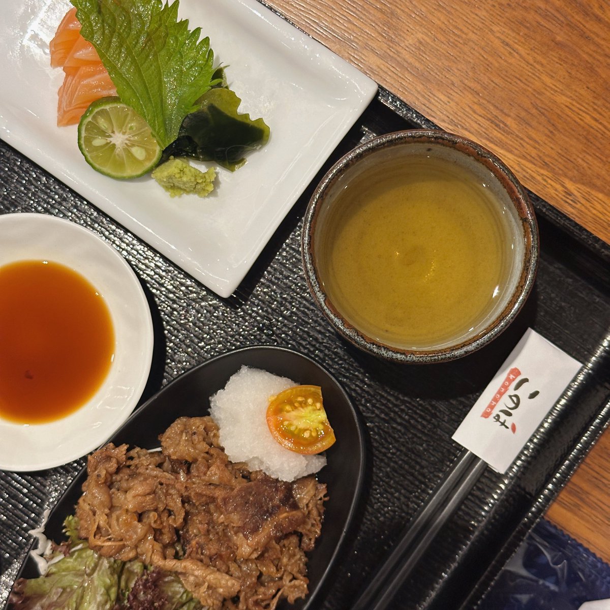 DaraJunico's tweet photo. Kangen makan Jejepangan di Konoha Menara Astra. Pen ikan, pen celup shoyu, pengen miso dashi 😭🤤 https://t.co/LWUQSKD2uc