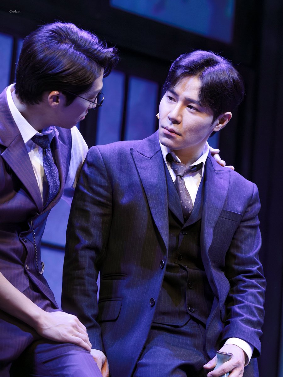 260201 팬레터 밤공 스페셜 커튼콜
모든 예술의 완성에 개입을 하시는 분이지
  
김해진 #이규형
이윤 #김지철