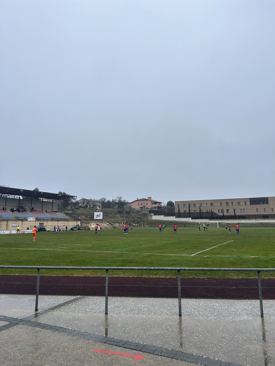 JORNADA 18 🔴🔵

⏱ 0’     ⚽️ |0-0|

👉🏻Comienza el partido.

#AupaUxama