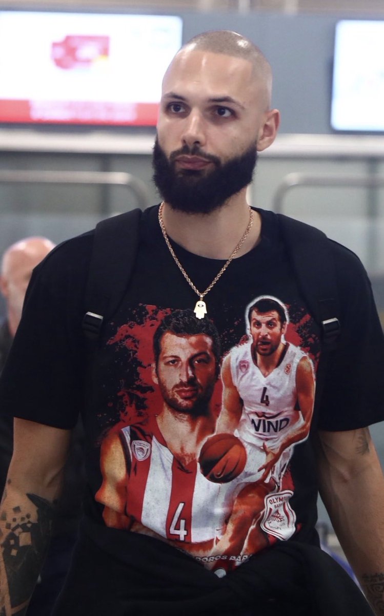 Εβάν 7 από Καμίνια, θέλει να κάνει ντου στις θύρες του ΣΕΦ γιατί δε βγαίνει οικονομικά να πάρει διαρκείας
#OlympiacosBC