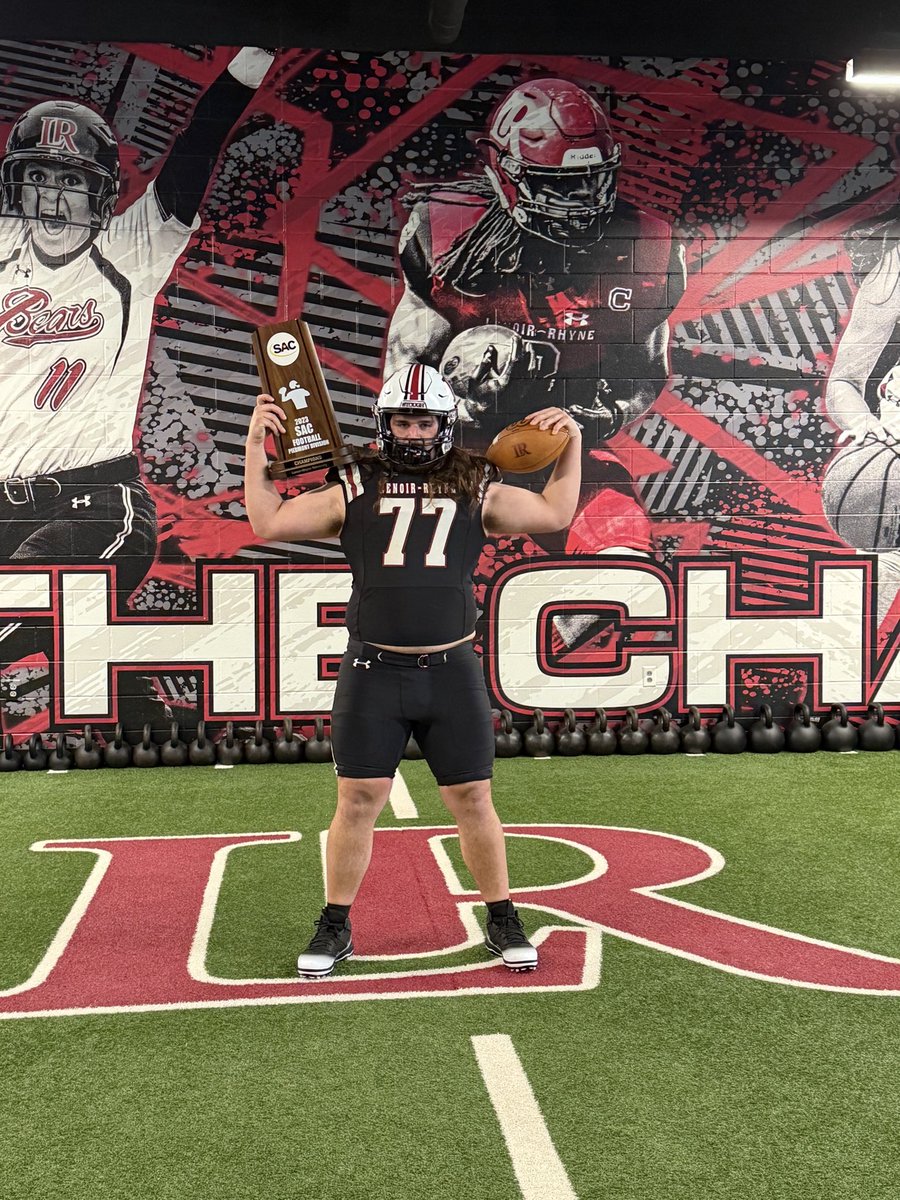 carsonhill77's tweet photo. Thank you @LRBearsFootball for the awesome experience at my official visit on Friday. It was great getting some one on one time with the coaches and staff. I look forward to spending the next 4-5 years playing football in between the bricks!!
@coachSocha 
@CoachJLord1 
@NickVagnoneLR