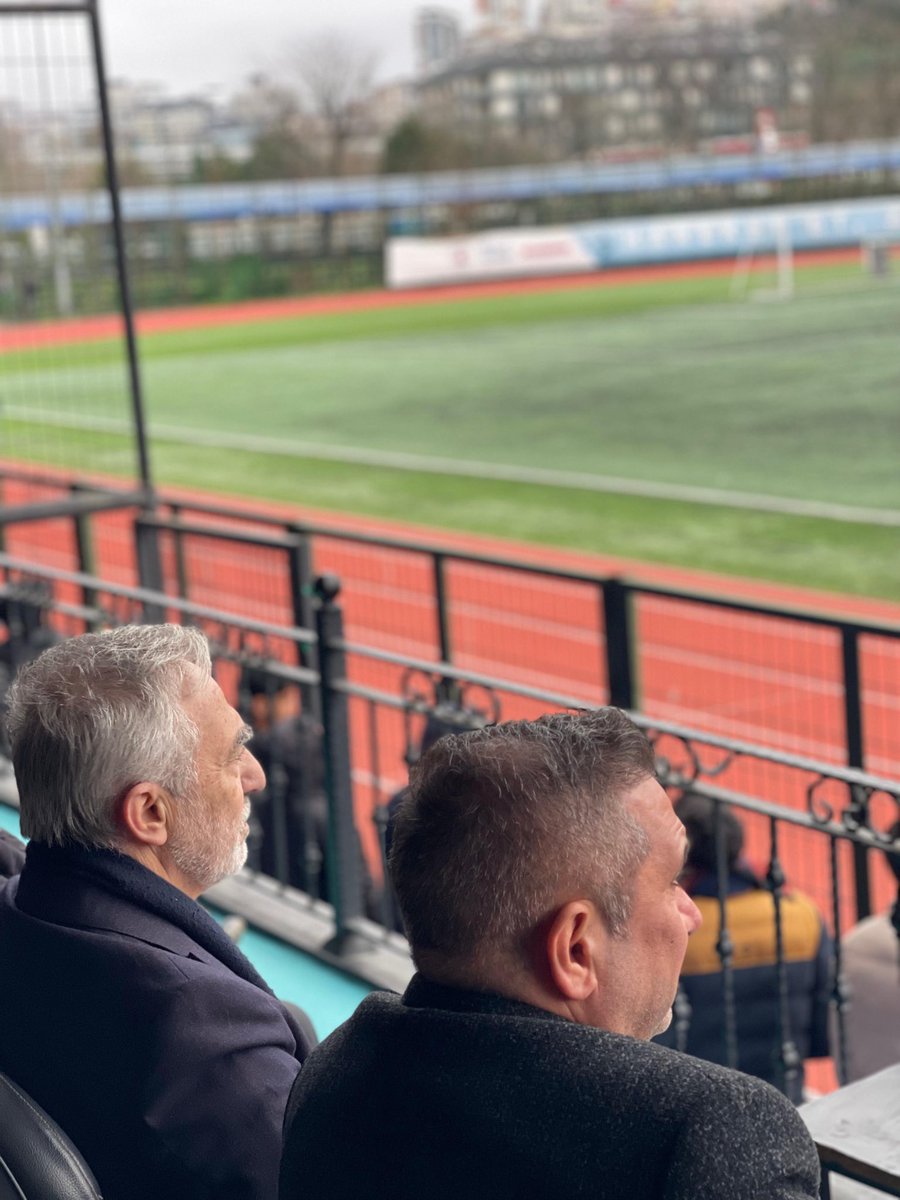 Kağıthane Spor Kulübünün Ev Sahipliğinde, Cevizli Spor Kulübü İle Oynadığı Mücadeleyi Hasbahçe Stadında İzledik.

Kağıthane Spor Kulübünün Galibiyeti İle Sonuçlanan Mücadelede Her İki Takımın Yöneticilerini, Teknik Heyeti ve Tüm Sporcularımızı Tebrik Ediyorum…