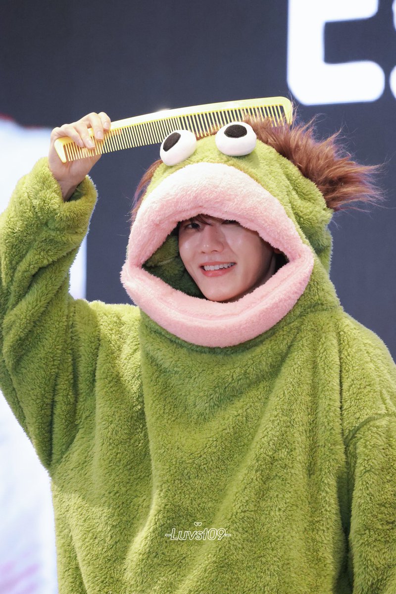 Luvst_09's tweet photo. 에이😝 #백현 #BAEKHYUN https://t.co/LZAWtH6gHU