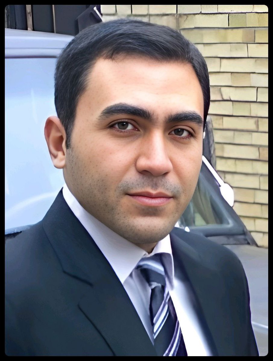 toumaj2025's tweet photo. مصاحبه رییس بی شرف نظام پزشکی رو دیدم یادم به #رامین_پوراندرجانی افتاد که پزشک وظیفه بود و شرافتش اجازه نداد با جنایت های رادان در سال۸۸ برای شکنجه زندانیان  همراهی کند و دست اخر به قتل رسید.

جای یک رامین دیگر که باز از پزشک قانونی کهریزک بگوید خالی است. https://t.co/FmybUcIKvw