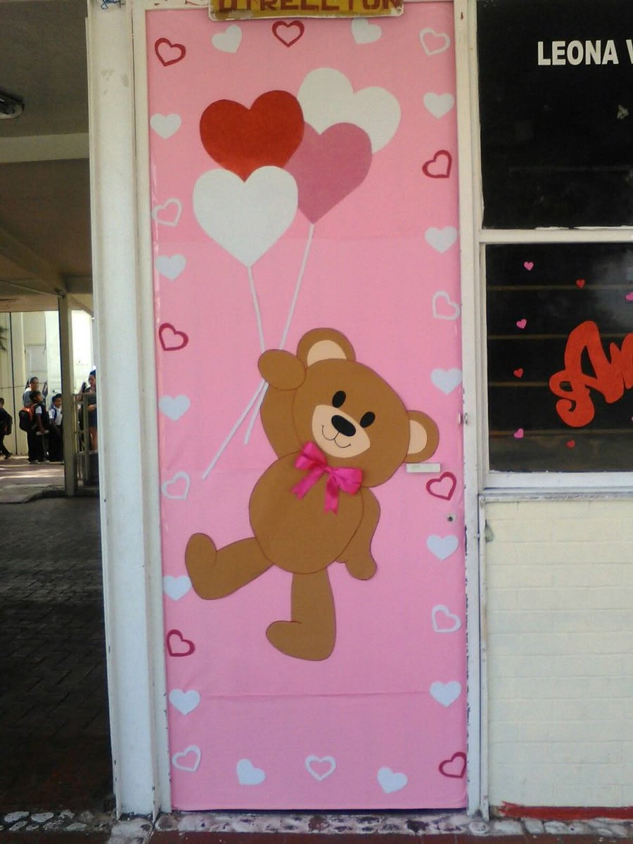 Mar13spin's tweet photo. Bonitas ideas de decoración del aula para el mes de febrero.
 #pinterest #valentinesday #decoracion https://t.co/lZ9cHTBIrf