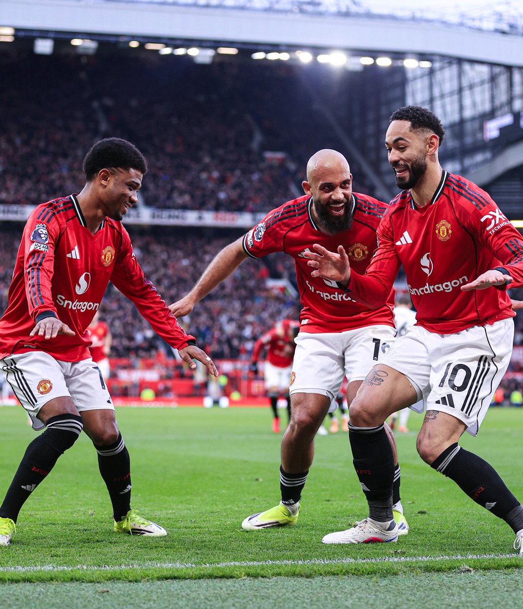 footballontnt's tweet photo. The vibes are immaculate at Man United right now 🕺 https://t.co/BX4fJrawKv