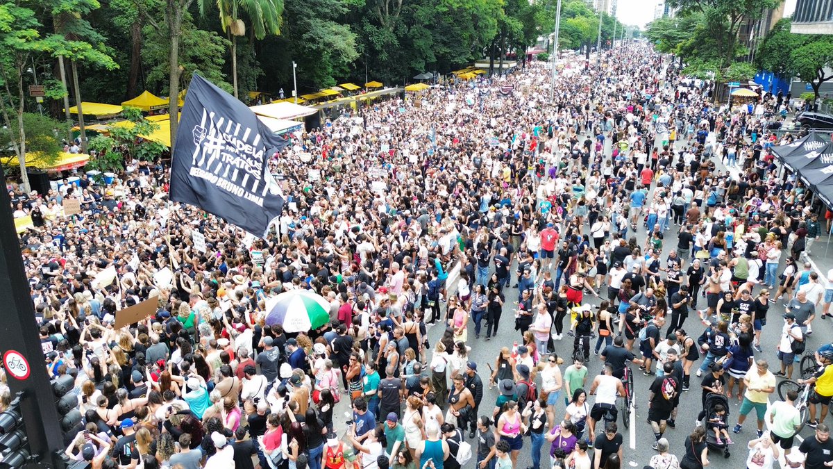del_brunolima's tweet photo. Fizemos história hoje! Não vamos nos calar!!! ✊🐾

#JustiçaPorOrelha https://t.co/QeCrsj9NVD