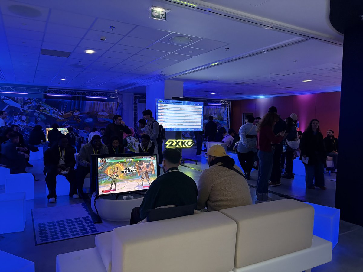 _Lowlig_'s tweet image. Enfin arrivé à ce merveilleux évent, merci @2XKOFR d’avoir organisé ça ! 💚