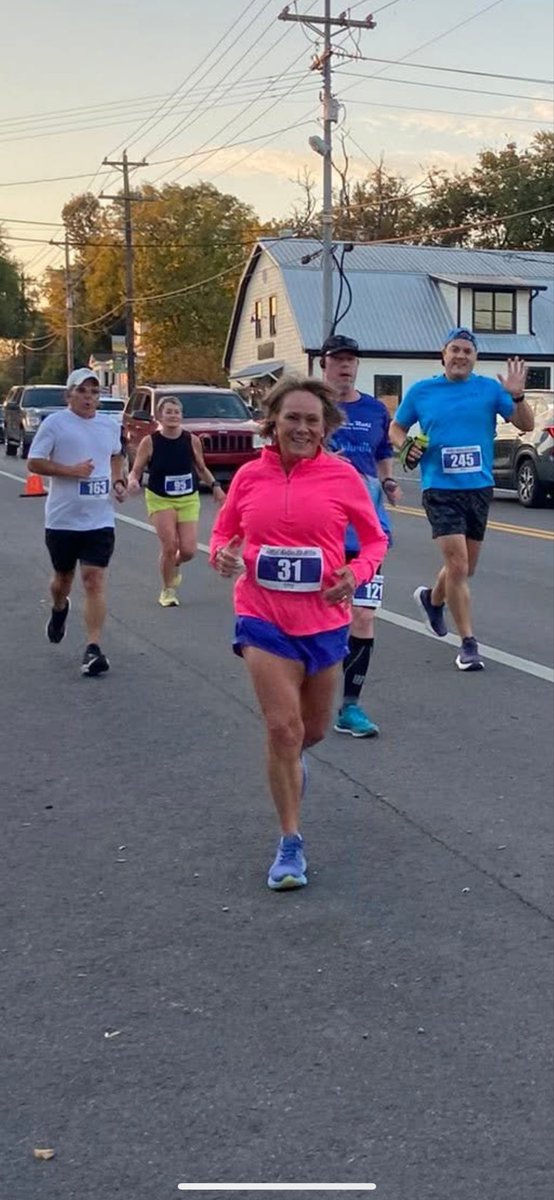 AnnBozman's tweet photo. @haybay42 @Warhaven1 Way to rub in my seniorness 😂🥰
Wearing it proudly https://t.co/x79QXttU7L