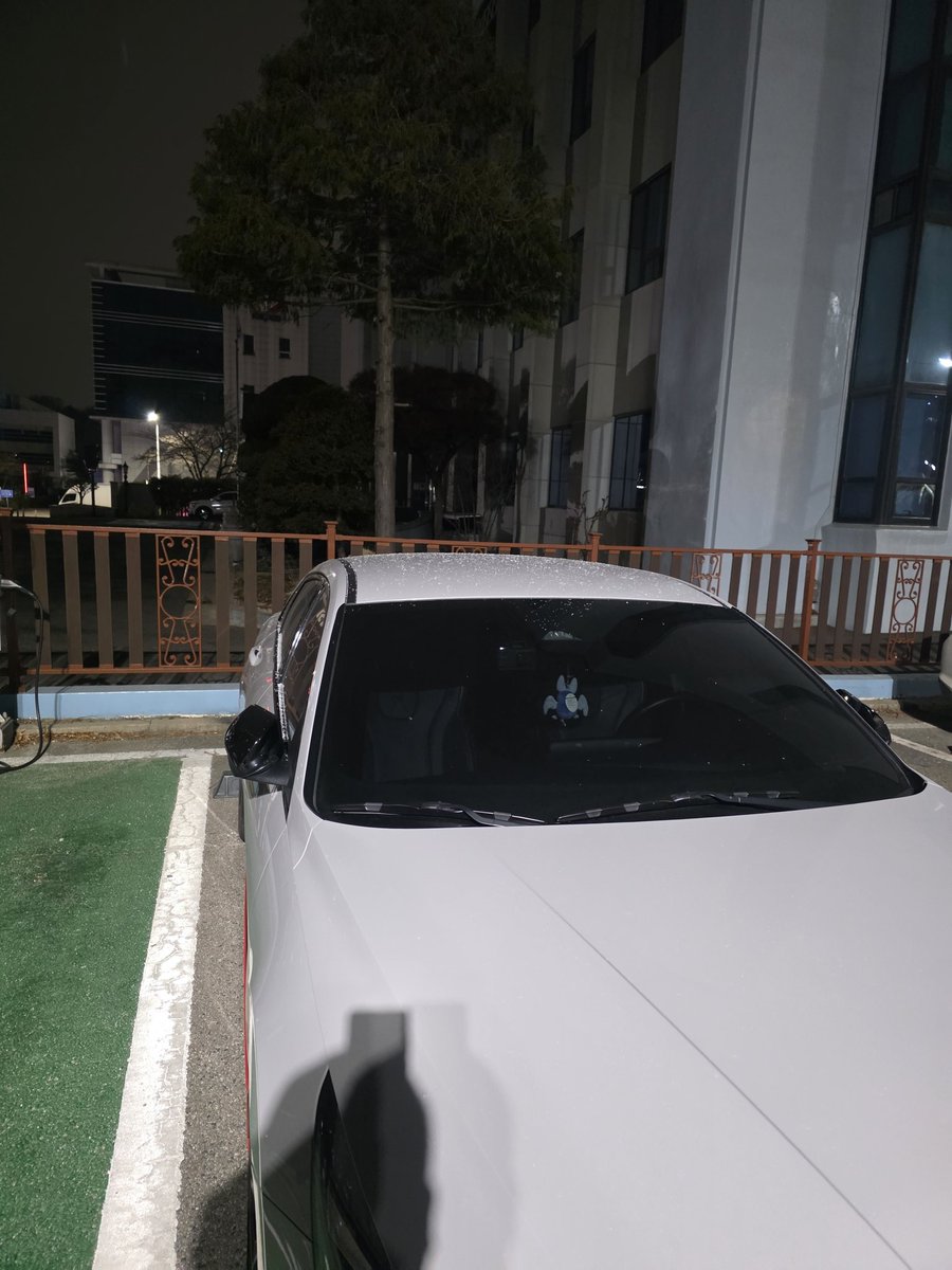 그아아악 야외주차한날에 하필 눈이