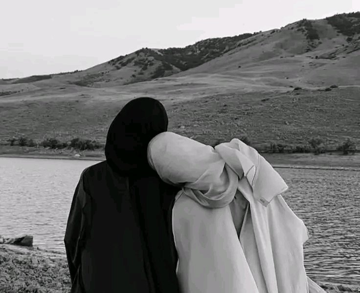 تُم جس کے لیے رو پڑتی ہو 
اے بنتِ حوا 
وہ تنہائی میں بدکردار سمجھ کر ہنستا ہے تُجھ پر🥺🤌