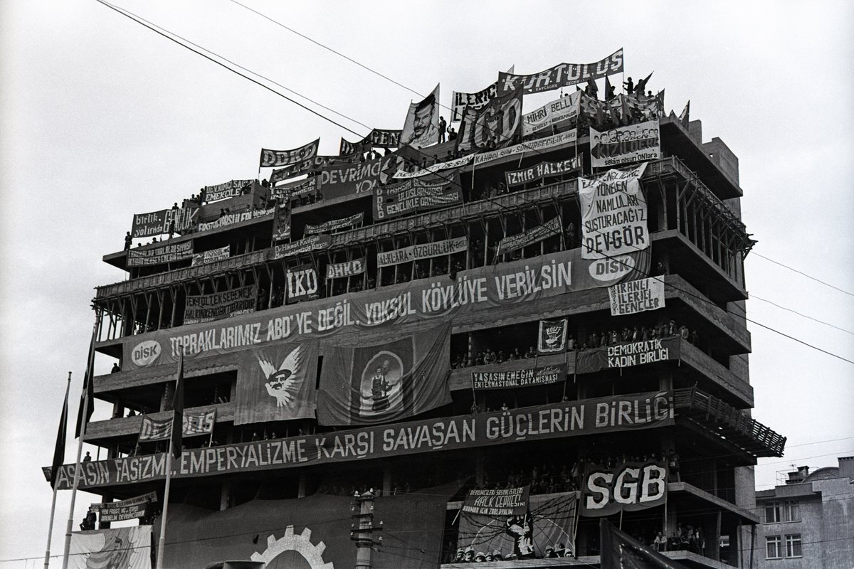 Bugün ortaya çıkan posterlik Tariş Direnişi ve Demokrasi Mitingi (1980) fotoğraf kareleri...