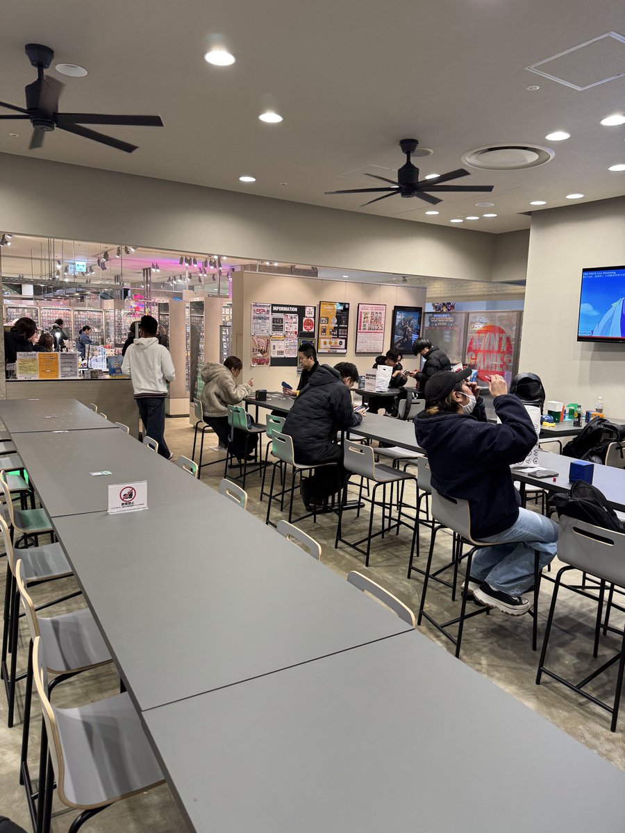 01/02

MINT GAMES 心斎橋アメリカ村店 SB 

⚫️ Imu 

1. 🔴🟢 Luffy ✅
2. 🟢 Carrot ✅ 
3. 🟢 Mihawk ❌ (2x Shanks gg) 
4. 🔴⚫️ Koby ✅

Thks fr th MMRS

Time to explore Jap!! SB environments were great.