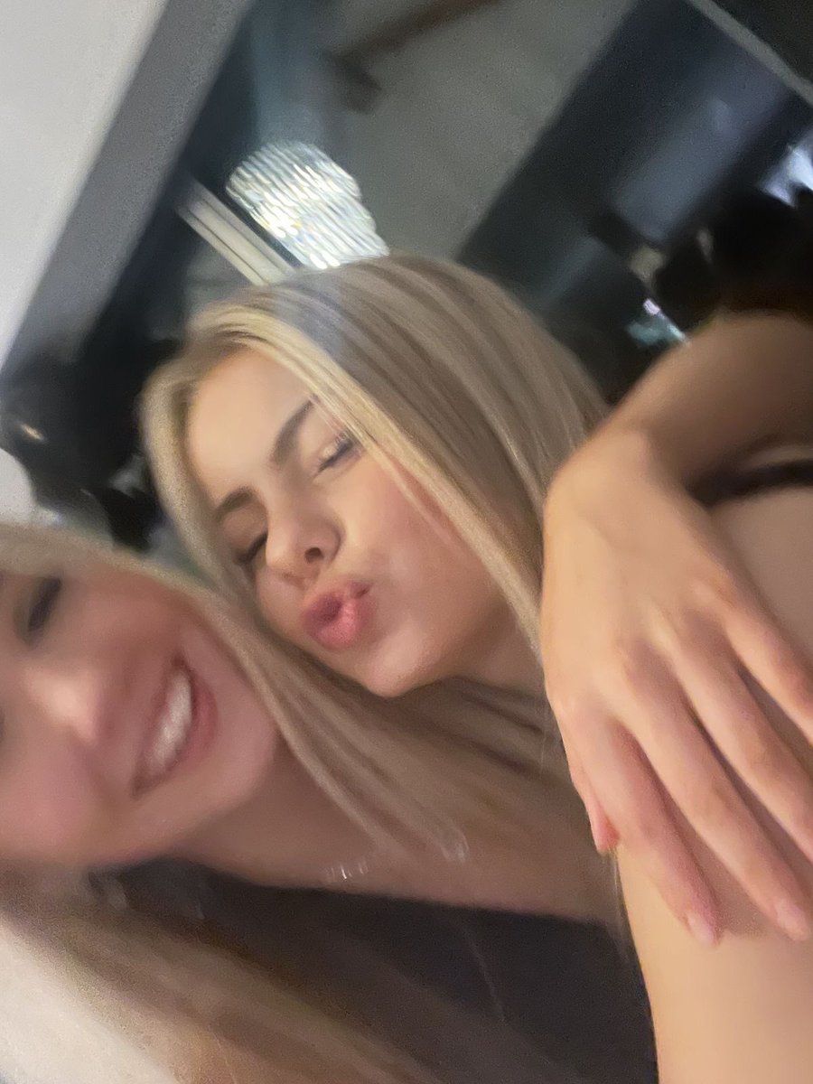 kinda bored !! Can i dm ?! with my girl <a href="/bellaaavlov/">𝓑𝓮𝓵𝓵𝓪 ✧</a>