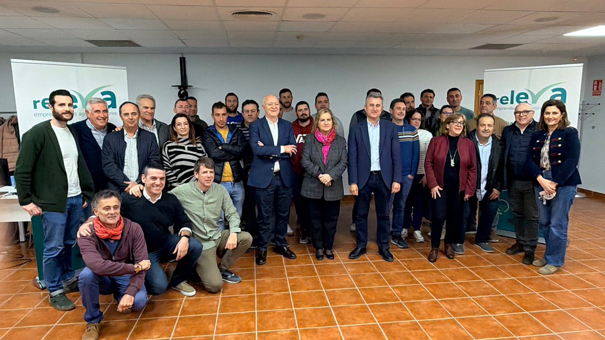 AgenciAgroa's tweet photo. Gracias a todas las personas y entidades que han hecho posible esta experiencia que inicia formalmente su andadura! #RELEVA una incubadora de @Bouquet_es centrada en mejorar la gestión empresarial y escala productiva de sus agricultores 📈Desde @AgenciAgroa ilusionados de aportar https://t.co/kYNiNDDZpn