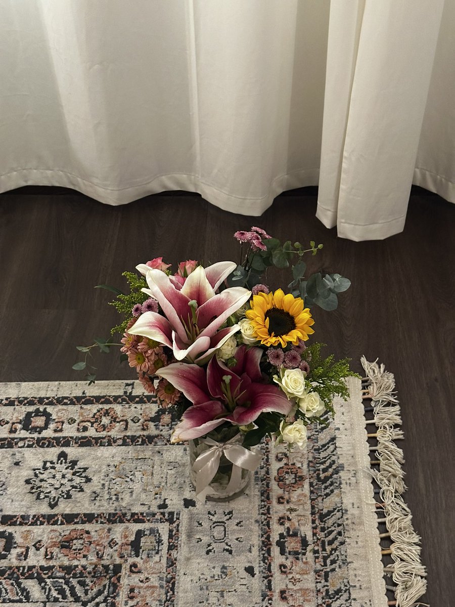 Thequeenisheer's tweet image. 🌺🌻🌷