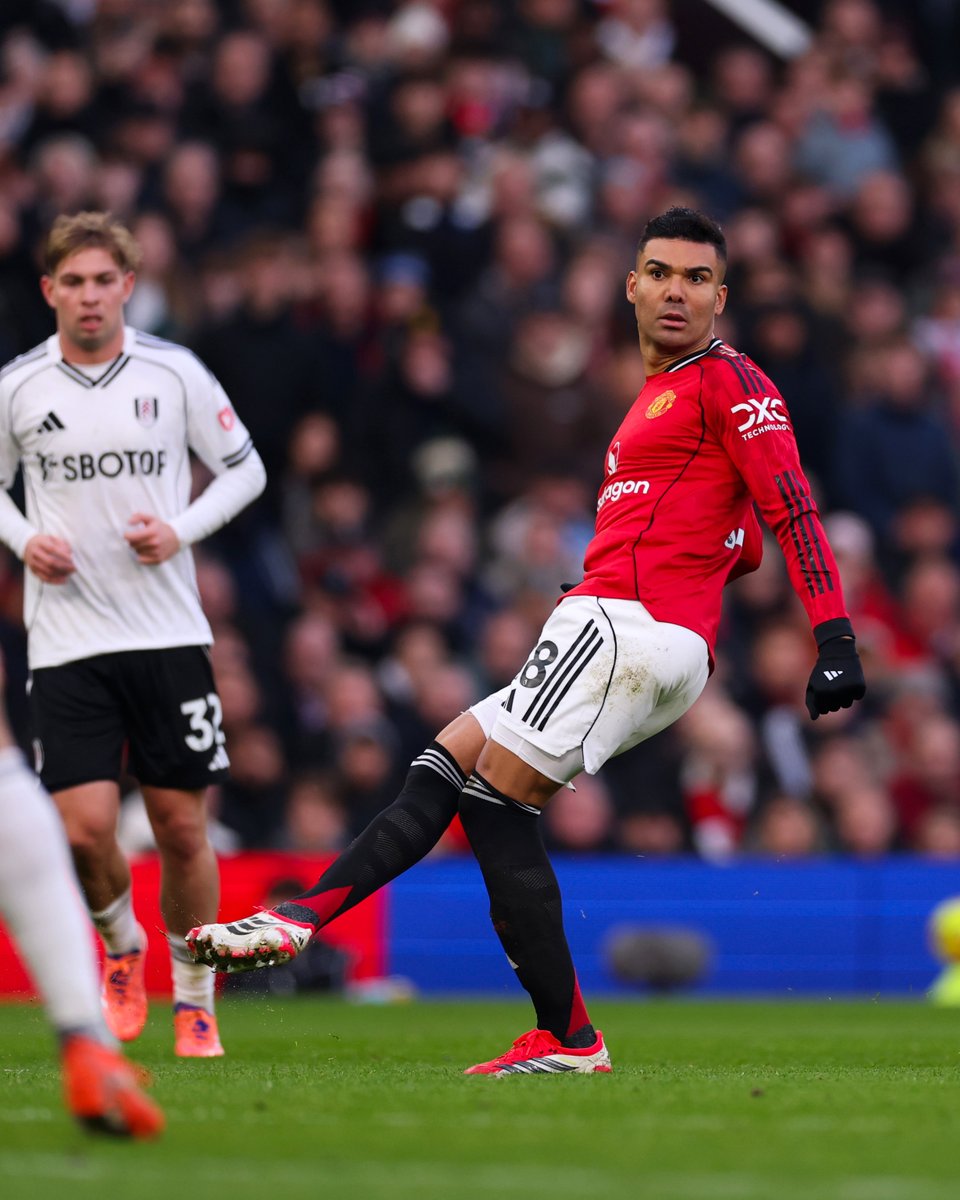 Casemiro's no-look assist for Cunha's goal though 😮‍💨