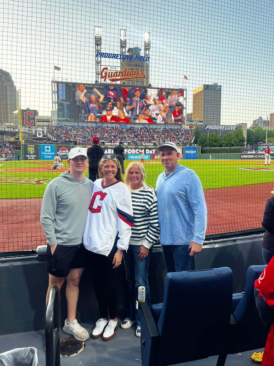 colleen regan tweet media