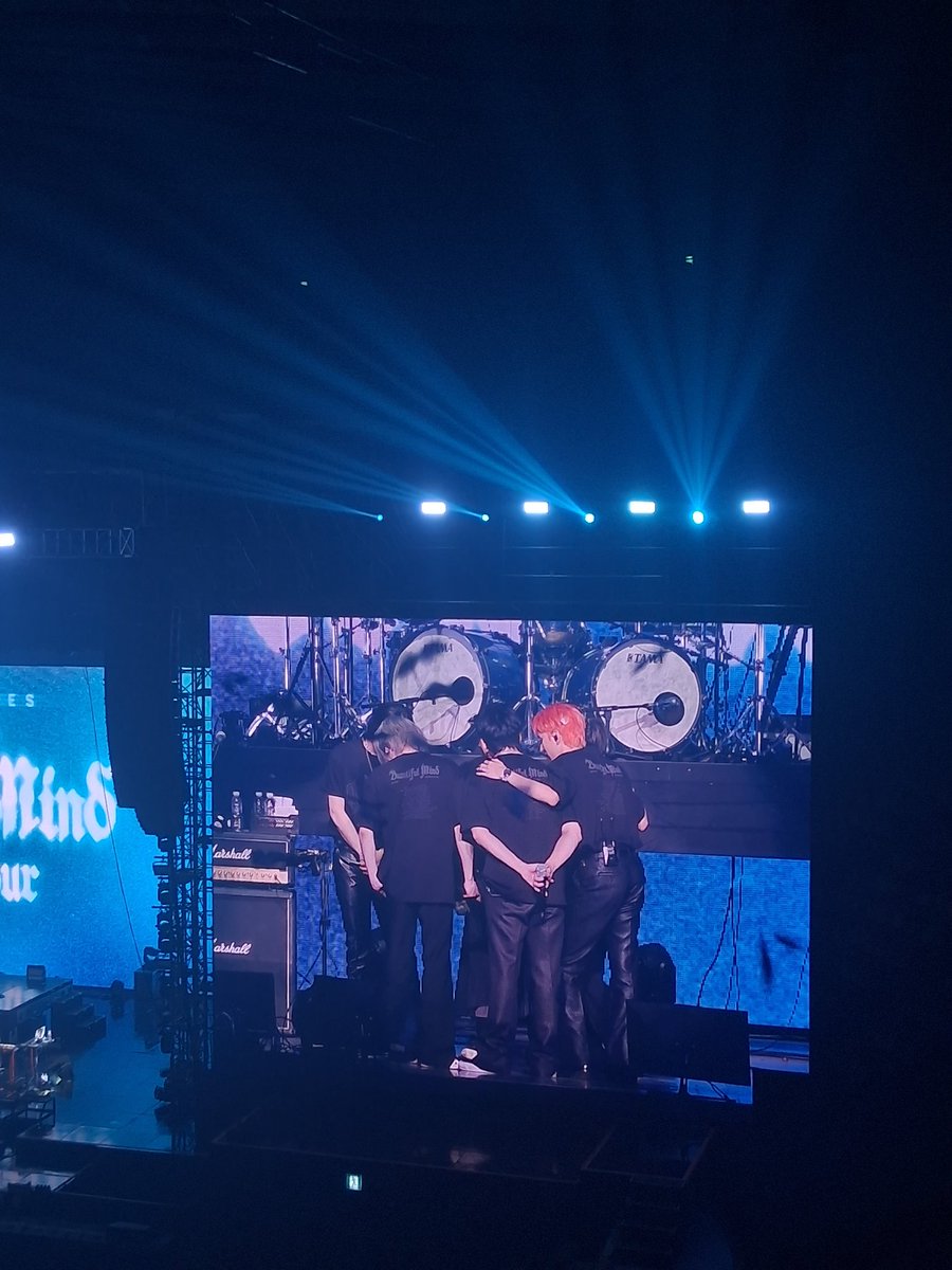 fifi ⛅ DEAD AND tweet media