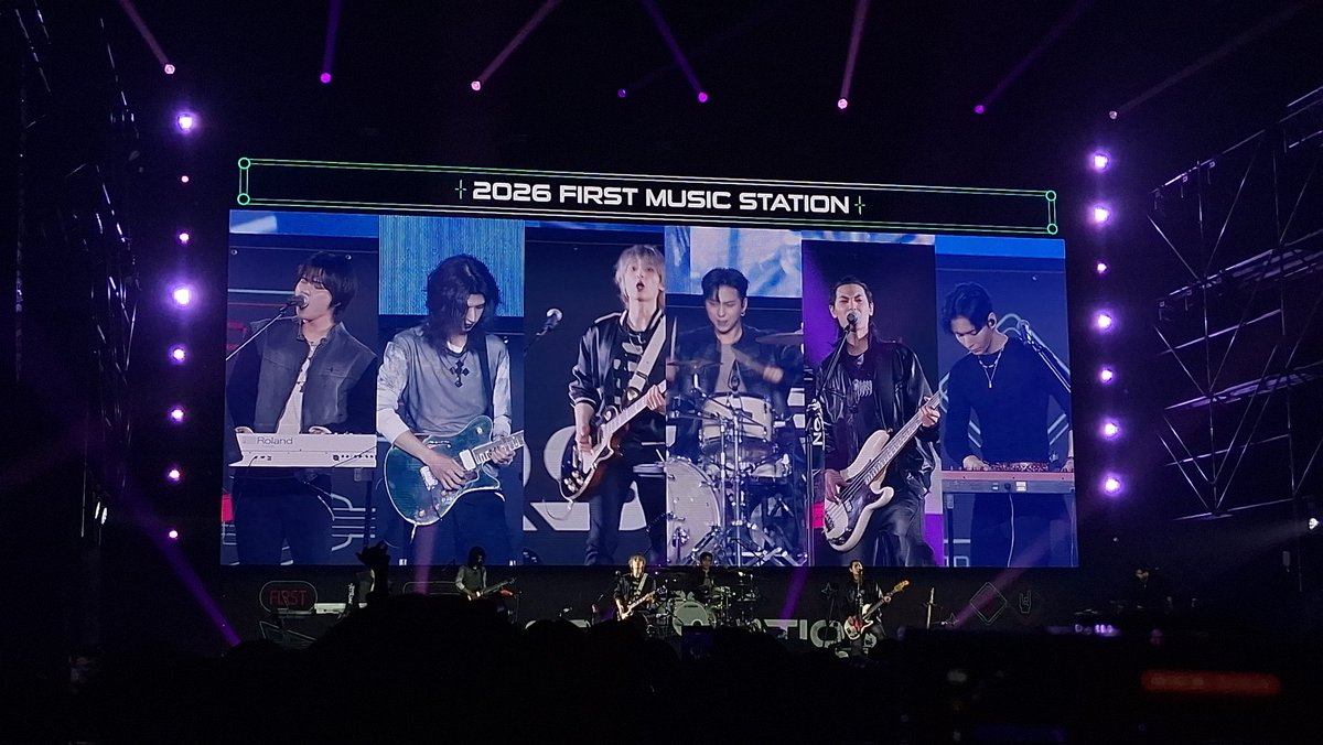 fifi ⛅ DEAD AND tweet media