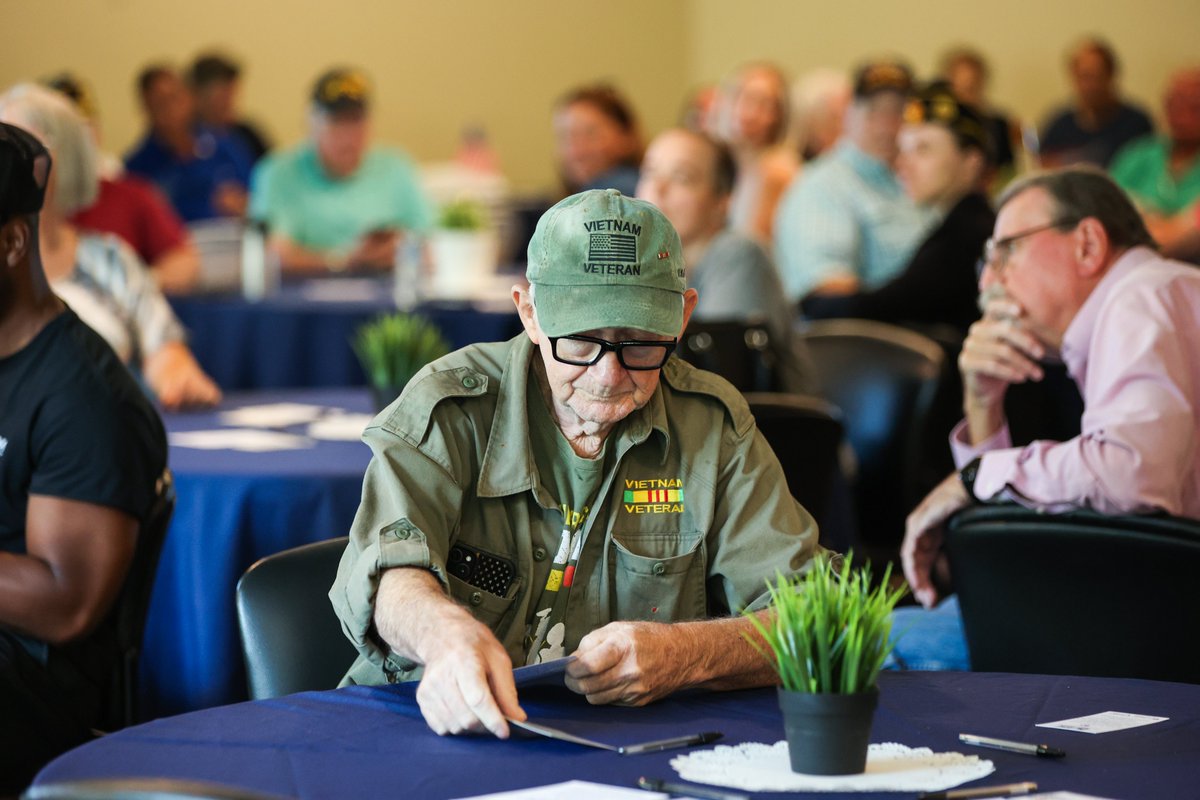 Robert Irvine Foundation tweet media