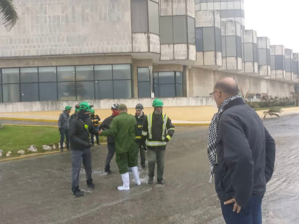 🌊Imágenes de las 8:30 am, aún se mantiene la penetración del mar

💬Roilán Rodríguez Barbán: a nuestro pueblo disciplina, responsabilidad, sensibilidad.

📷 Consejo de la Administración Plaza de la Revolución