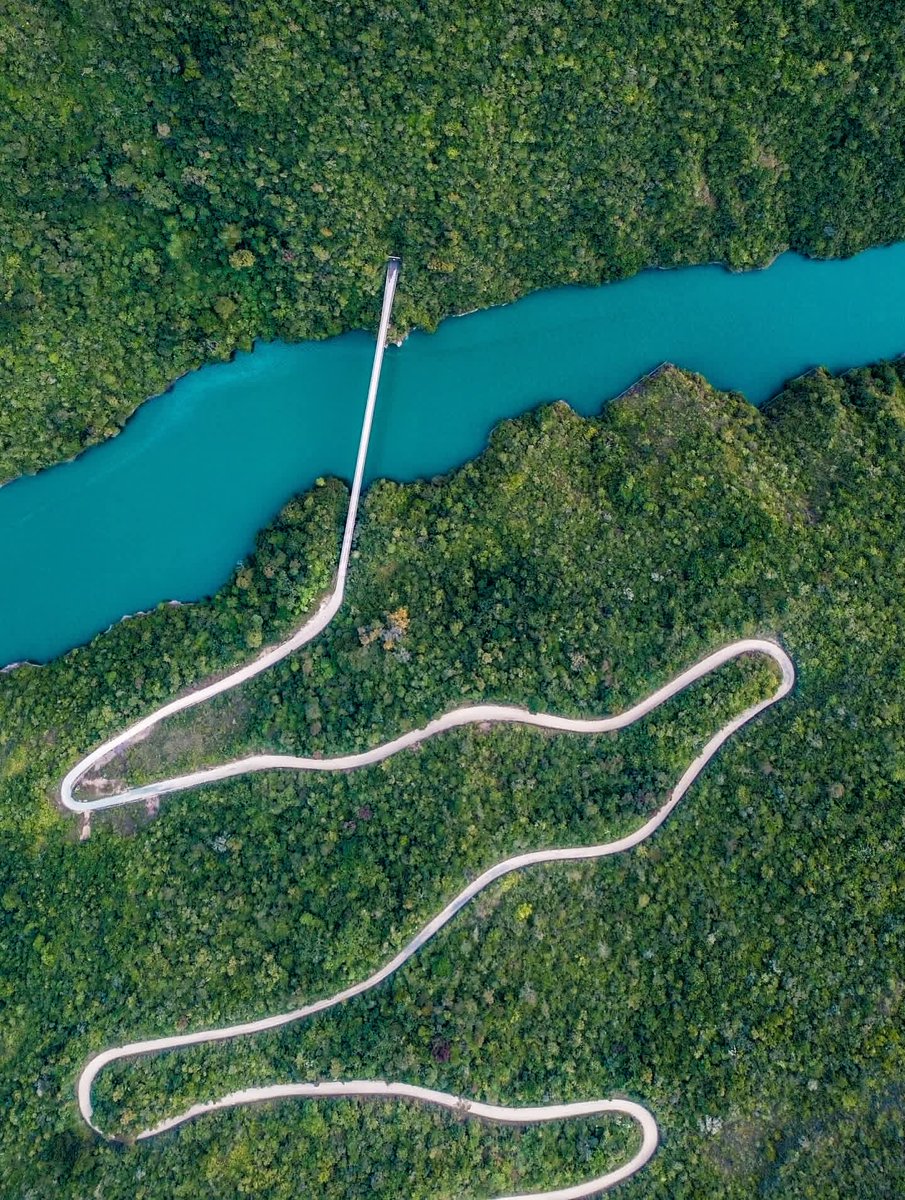 Puente Miraflores vía que comunica a #Gama con #Gachala sobre el embalse del Guavio. 

#PostalesDelGuavio #cundinamarca
