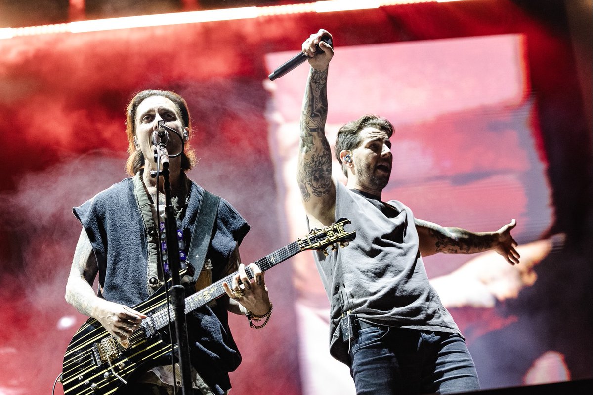 Daily M. Shadows & Syn Gates tweet media