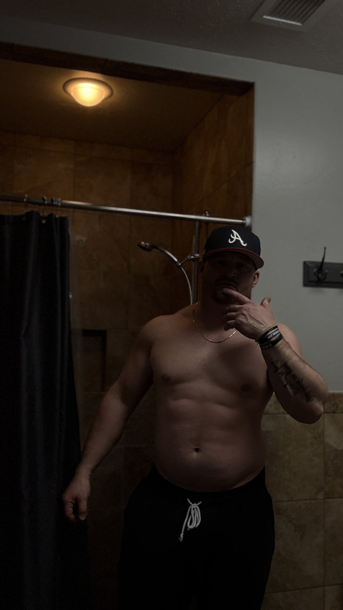 risefromscars's tweet photo. No better time then right now you only get one opportunity it’s up to you to decide what you want to do with it 🤜🤛 #fitness #inspire #Motivation #follow #RT https://t.co/48qHMiil9z