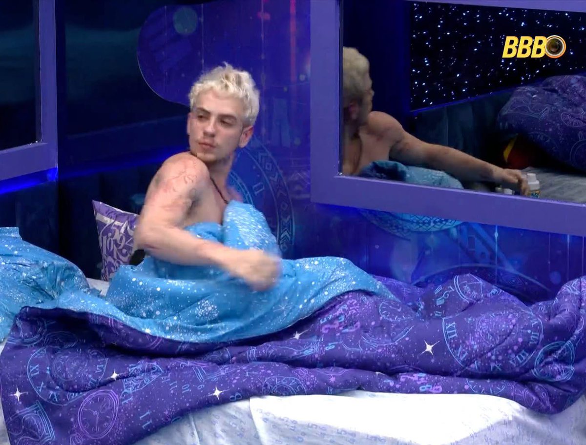 Divaverso_Diva's tweet photo. Quando me acordam as 11h da madrugada num domingo:

#BBB26 https://t.co/55C2IbR3vB