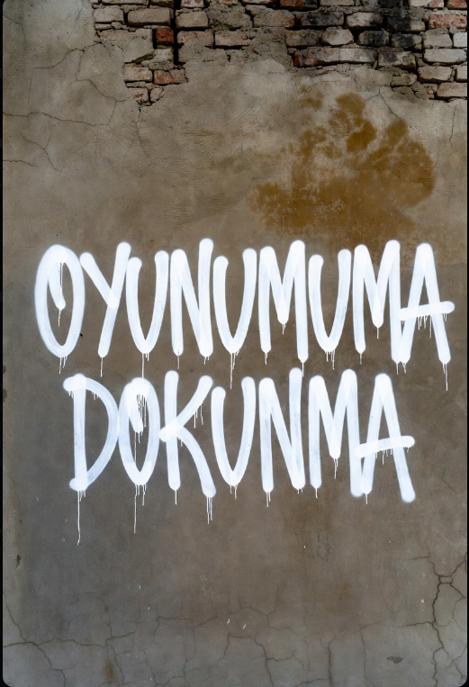 ahmetlavigne95's tweet photo. Ne olursa olsun hep birlik olduğumuzu görmek çok sevindirici Türk oyuncu topluluğu baskılara rağmen yılmıyor Hayat bu kadar zor ve keyiflerimize göz dikiliyor ama geri adım atmıyoruz Oyunlar suç değil bizim hakkımız #OYUNBİZİMHAKKIMIZ 
#OYUNUMADOKUNMA https://t.co/s9AA5VmMge