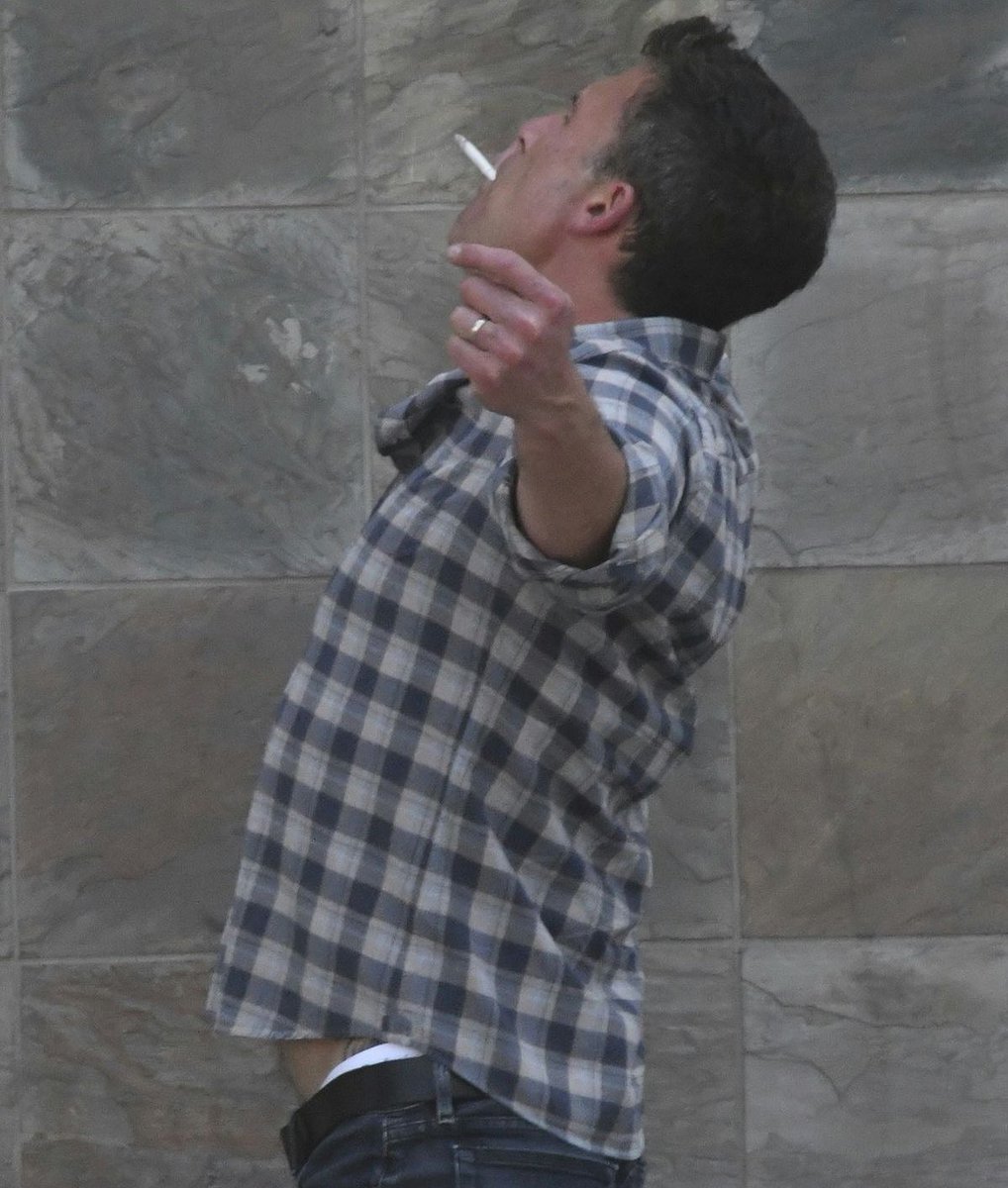 punk_y_cursi's tweet image. La vida después de aceptar que tal vez nunca me amaron, sólo fueron proyecciones de mi deseo por sentirme amado.