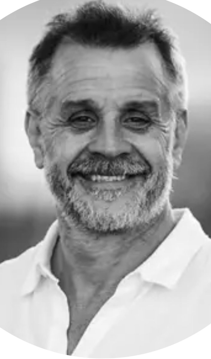 El bombonazo de la izquierda cumple 57.
El señor de la derecha acusa 56.
NO A LAS DROGAS, TALLADO EN PIEDRA!