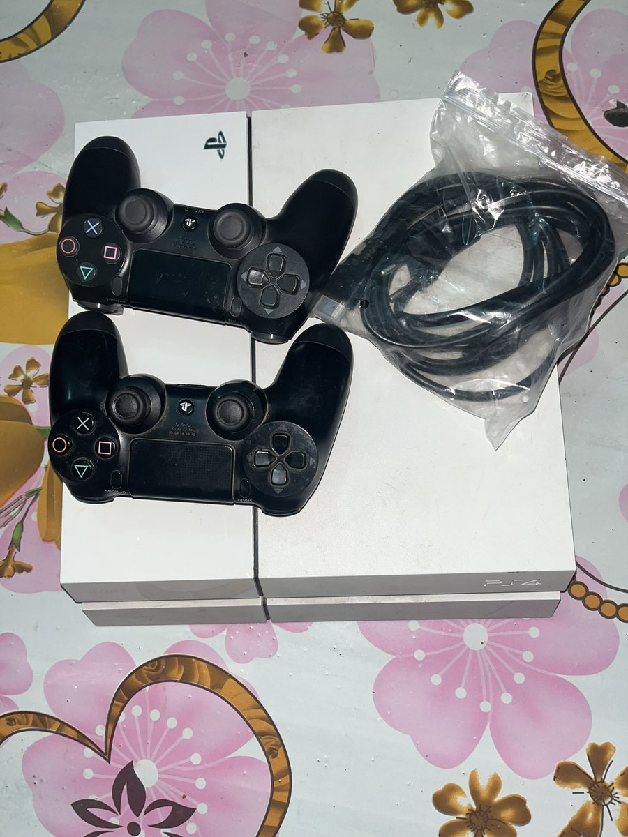 _Feysal's tweet photo. Ver 10.5
8 games installed
Two pads
HDMI &amp; Power cord
 450,000
0623370095 
0776326755

I📥📥 https://t.co/d1dFyQtOTY