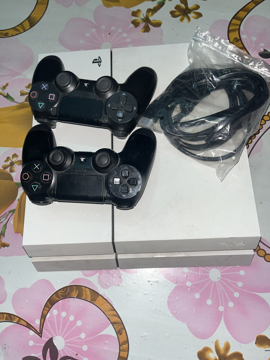 _Feysal's tweet photo. Ver 10.5
8 games installed
Two pads
HDMI &amp; Power cord
 450,000
0623370095 
0776326755

I📥📥 https://t.co/d1dFyQtOTY
