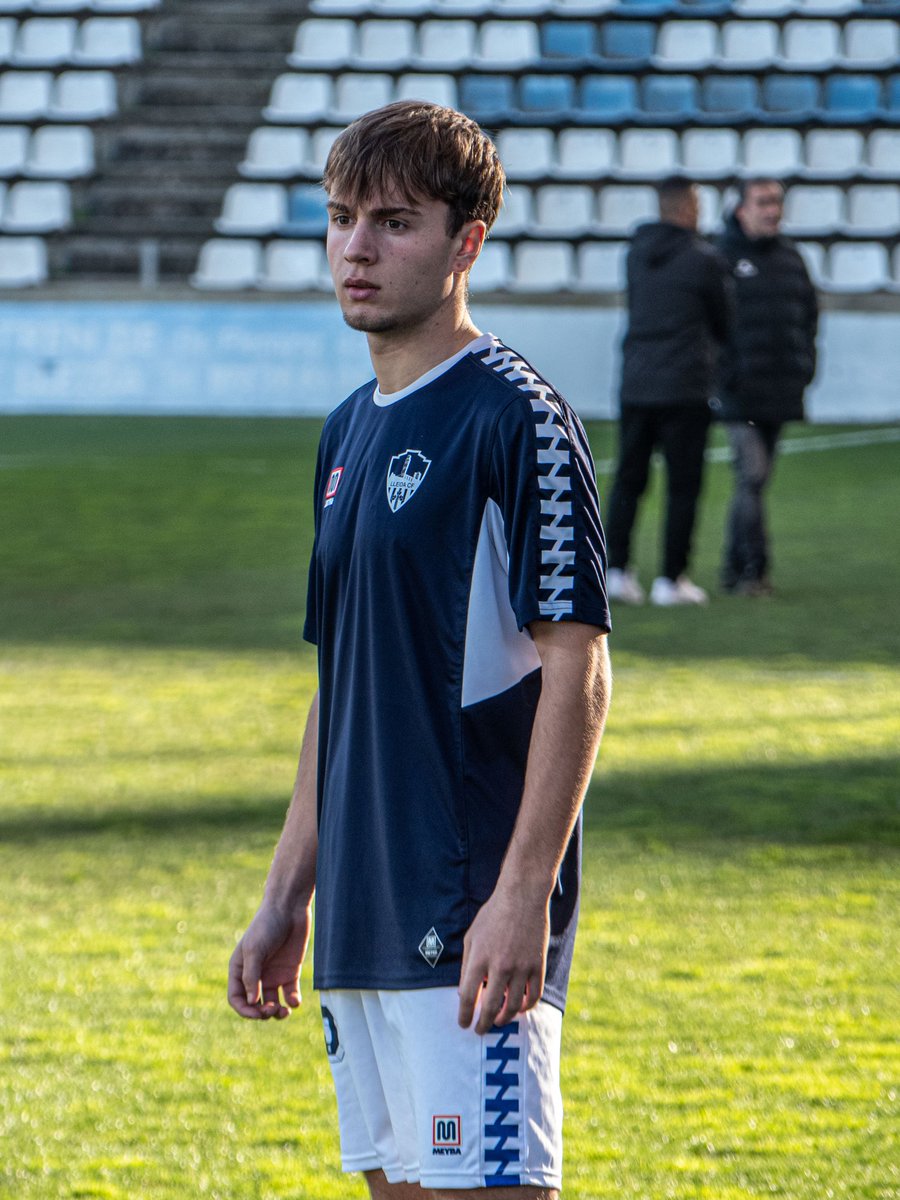 LleidaCF's tweet photo. Sergi Solé, jugador del Juvenil A, és convocat per primer cop amb el primer equip. 💙💪🏻
#BaseBlava #LleidaCF https://t.co/9Gtc7BknuD