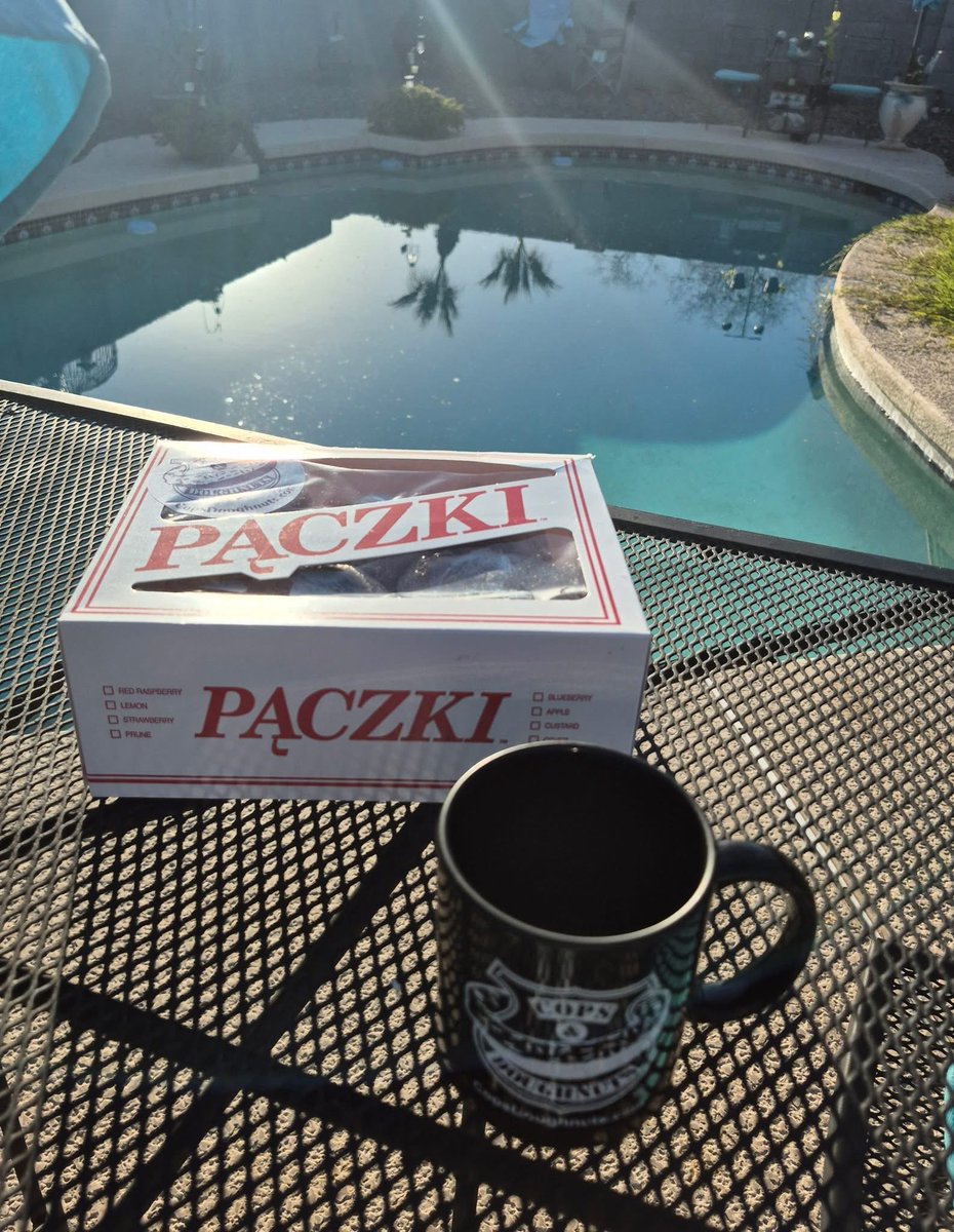Our favorite post on a very cold weekend !!
Made it to the Valley Of The Sun, PHOENIX ARIZONA.  BIG THANK YOU ! Cops &amp;  Doughnuts - Clare City Bakery  🌵

Order now at BuyPaczki.com
#paczki #copsdoughnuts #realcopsrealdoughnuts  #realcopsrealdoughnuts #itsamichiganthing