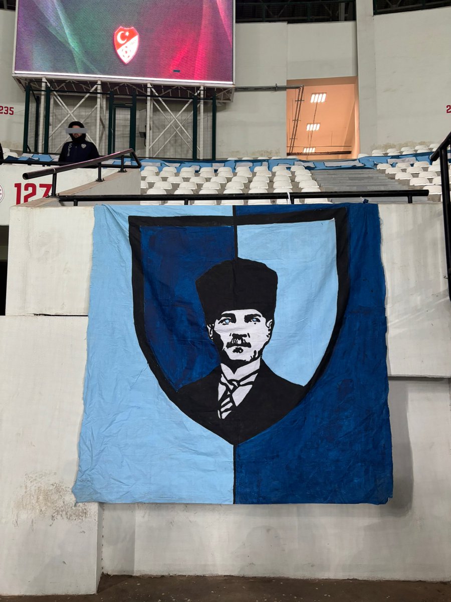 pankartsezer's tweet photo. Atatürk’lü pankart Diyarbakır’da. https://t.co/1tQ6do15IU