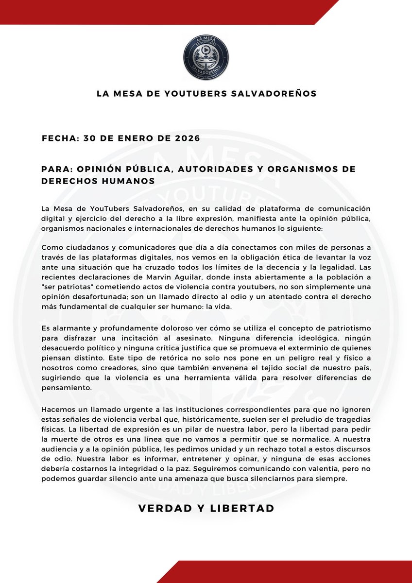 elsalvador's tweet photo. #DePaís Ante los dichos de Aguilar, la Mesa de Youtubers Salvadoreños emitió un comunicado de prensa condenatorio a esta situación.

«Las recientes declaraciones de Marvin Aguilar, donde insta abiertamente a la población a 'ser patriotas' cometiendo actos de violencia contra youtubers, no son simplemente una opinión desafortunada, sino que también envenena el tejido social de nuestro país, sugiriendo que la violencia es una herramienta válida para resolver las diferencias de pensamiento», señalan.