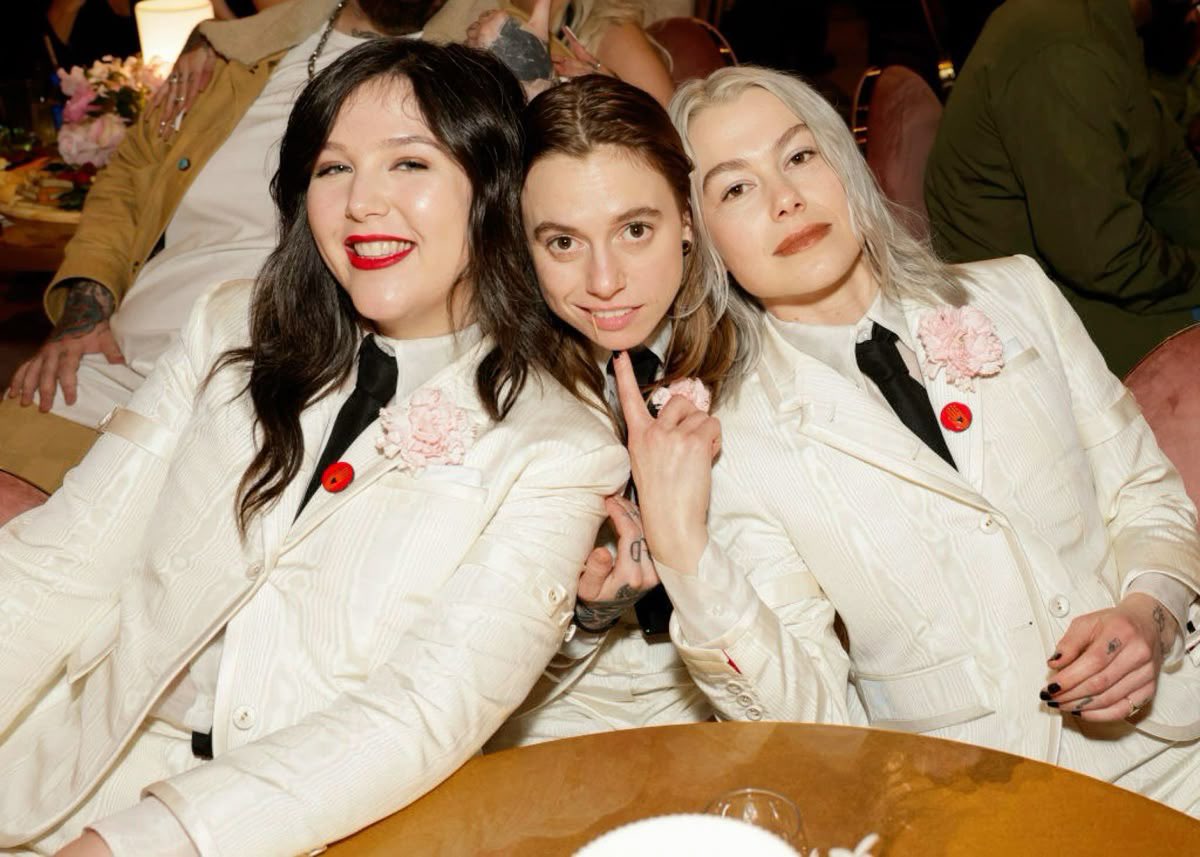 mollylandtoo's tweet image. it might be grammy’s day, but it’s not our grammy’s