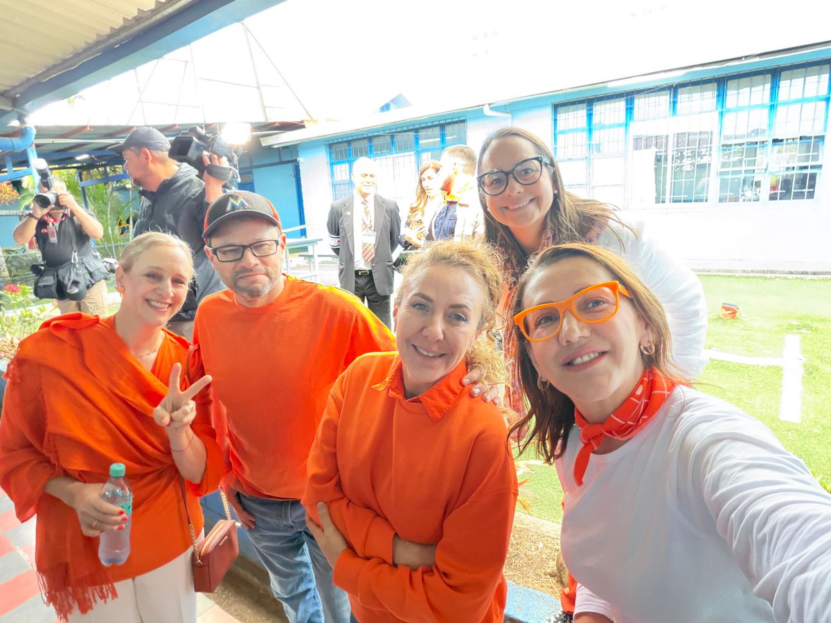 Disfrutando la democracia desde bien temprano con parte de mi gente liberal 🧡🕊️

#EliFeinzaig #EliParaVivirSinMiedo #PLP #CostaRica