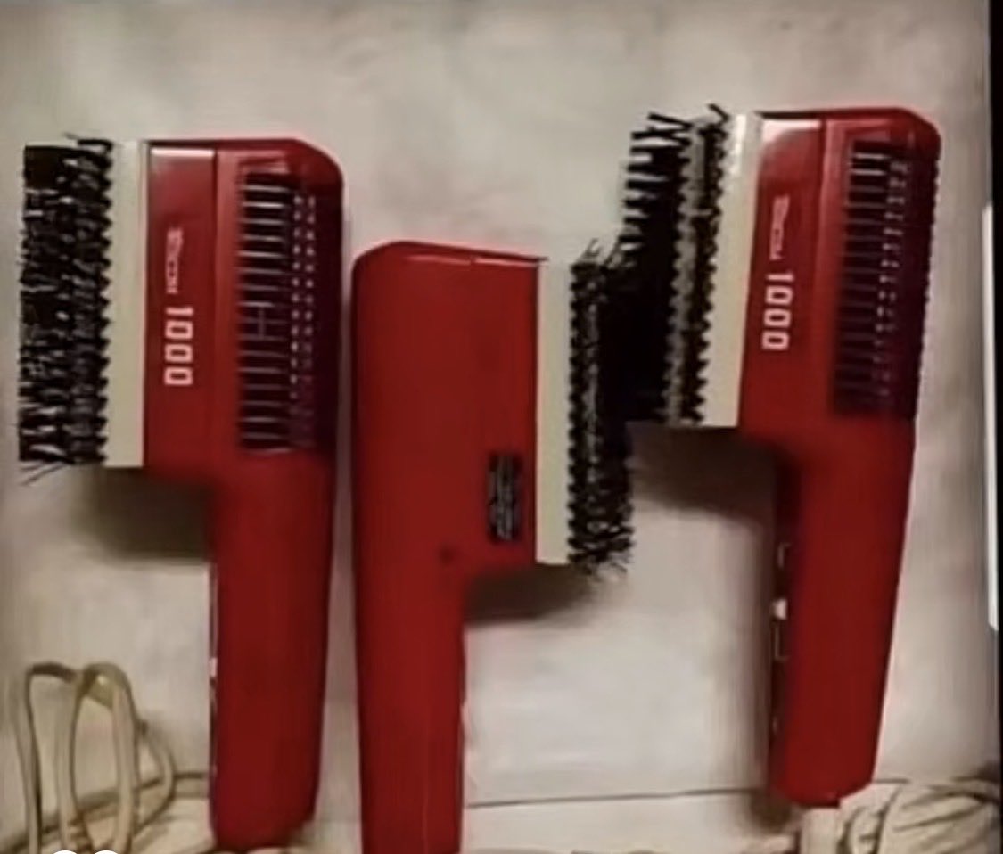 البنات اللي أستخدمتوا هالإستشوار

بشروا عساه جاكم أحفاد 🏃🏻🏃🏻🏃🏻