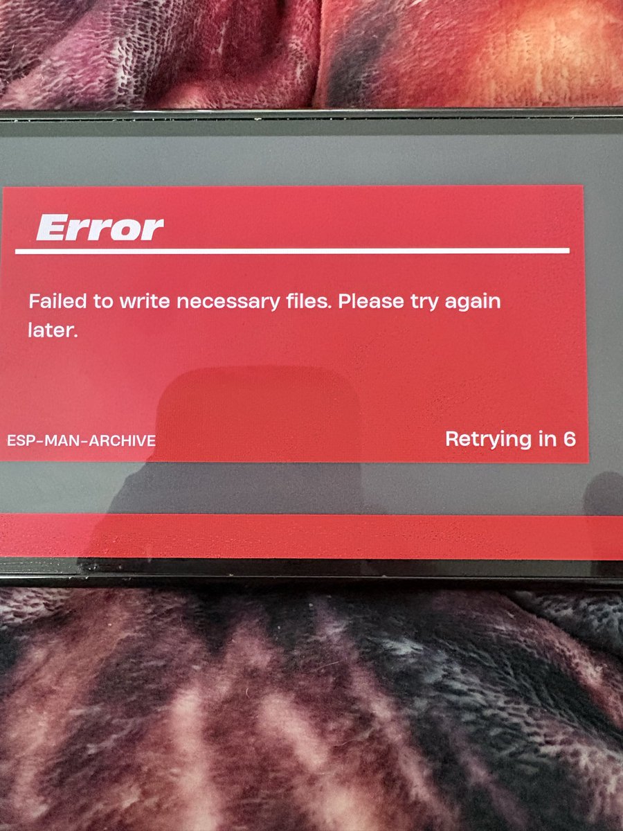 MsCanadianGurl's tweet photo. @FortniteStatus I am now getting this message trying to even get on fornite https://t.co/f7vHLyCg48