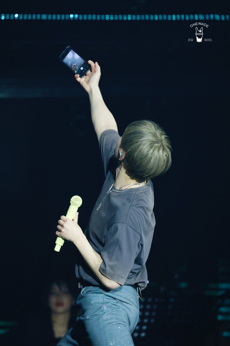 Onewade1214's tweet image. 260201 Percent% 앙콘 Day2
단체 셀카📷
#온유 #이진기 #ONEW