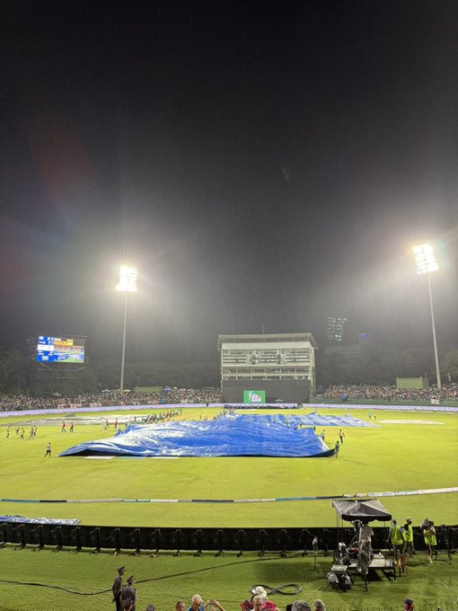 It’s raining in Kandy! ☔️  The covers are on and the players are heading off the field 